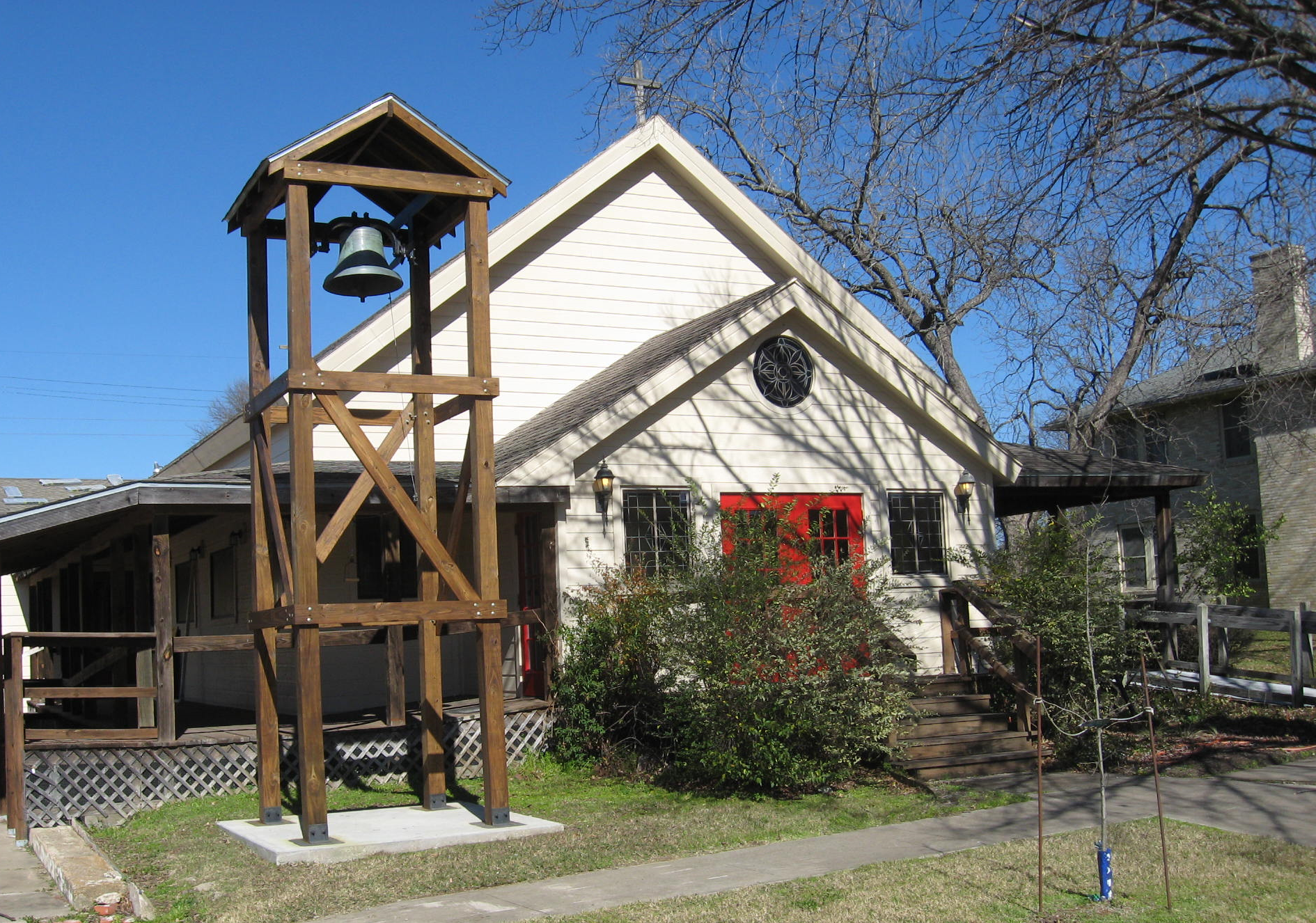 Image of front entrance to Christ Church, Mexia